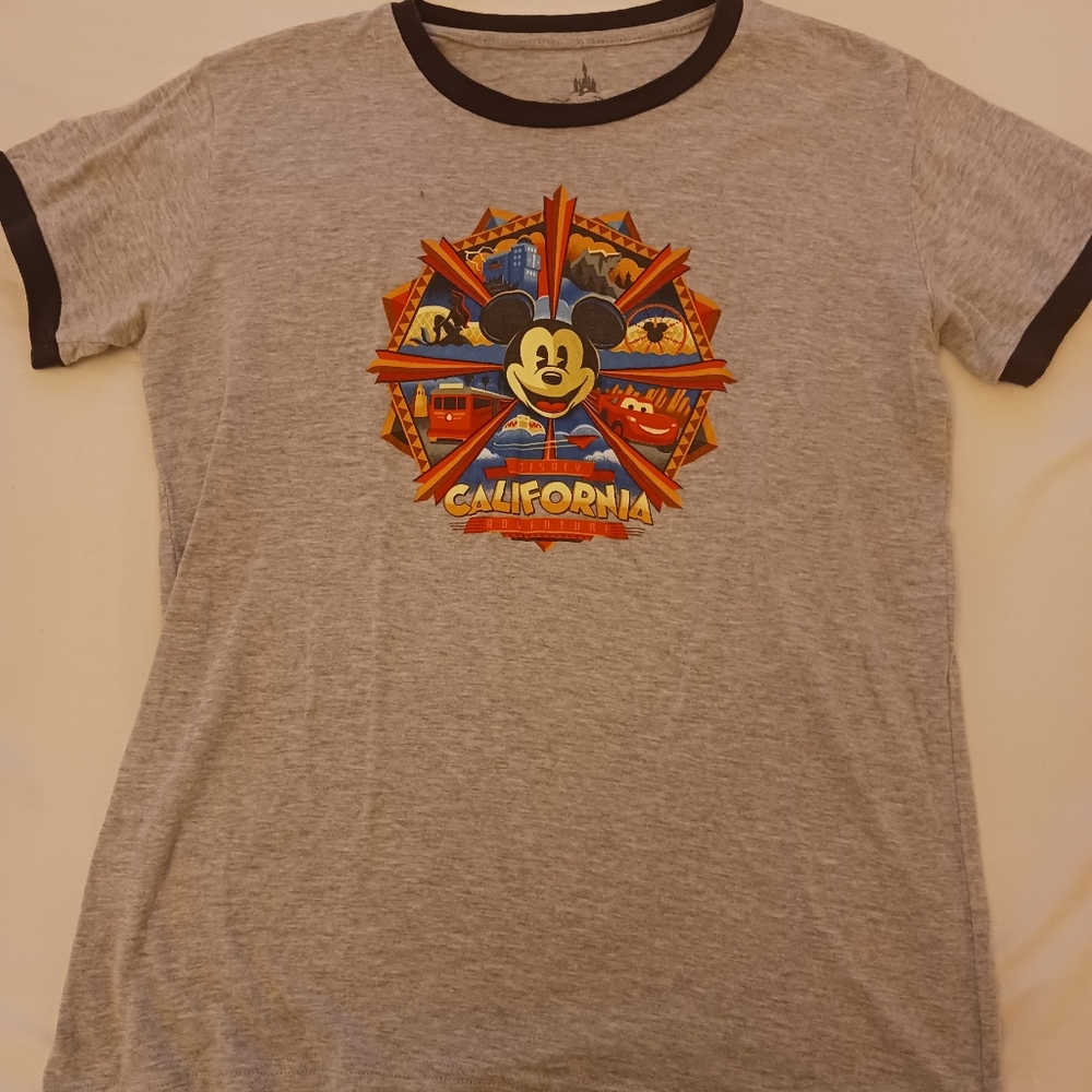 2. Disney California Adventure Mickey Mouse short-sleeved gray t-shirt.